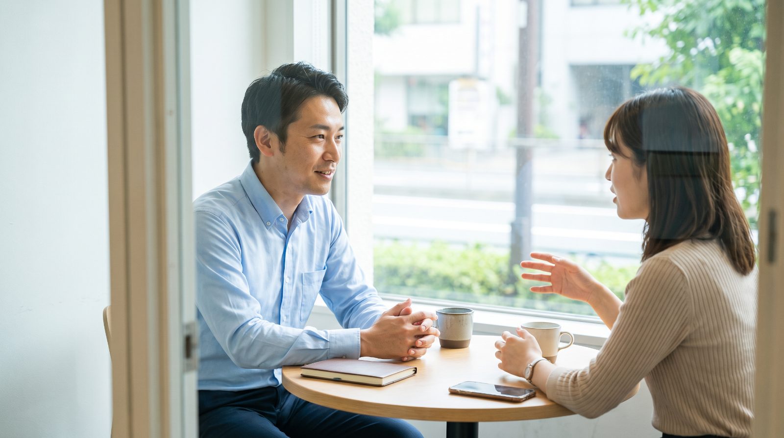 部下と1on1で話す管理職